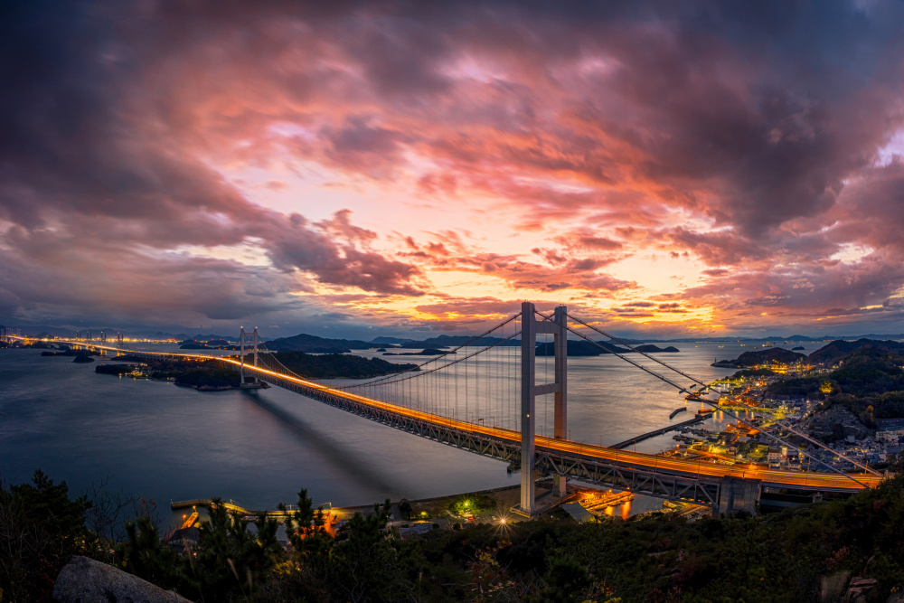 Great Seto Bridge at dusk von Hiroshi Katsuma