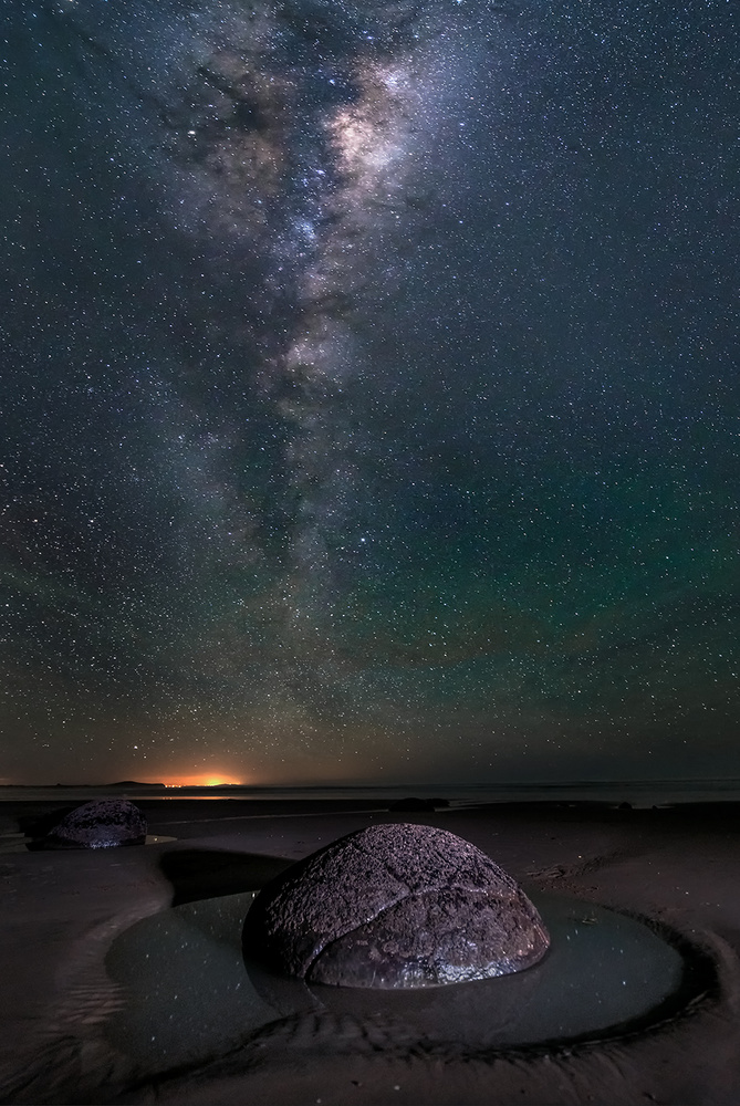 Big eye looking up sky von Hua Zhu