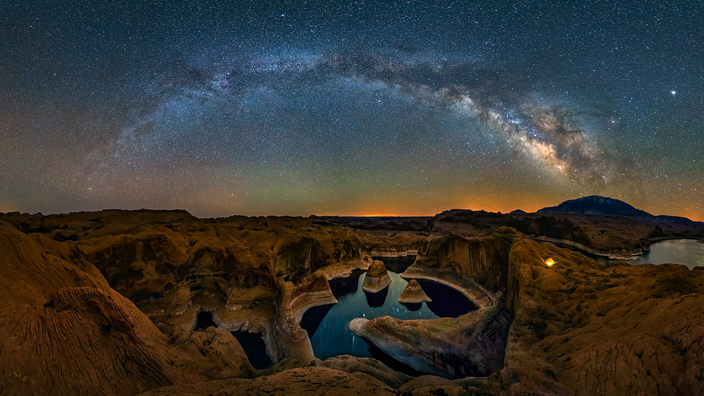 Milky way over Reflection Canyon von Hua Zhu