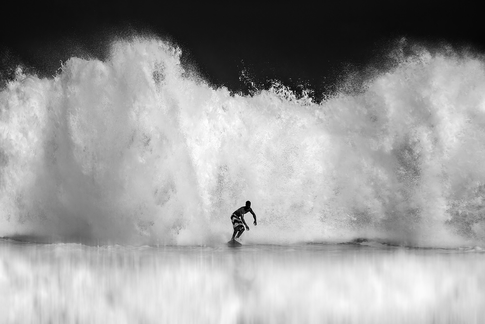 Surfing von Hua Zhu