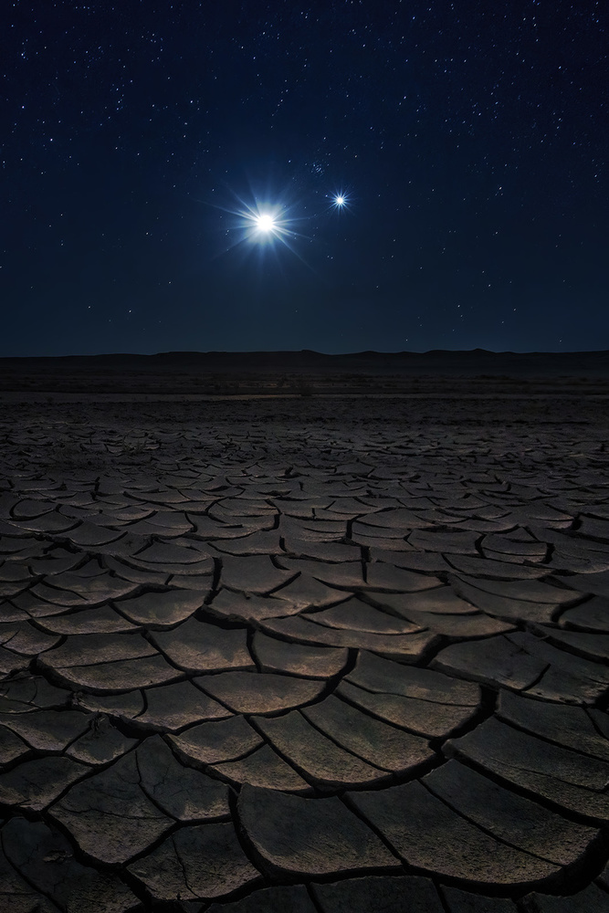 Venus and Moon visit Beehive von Hua Zhu