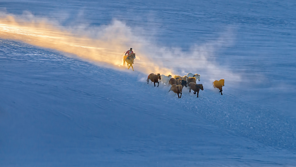 Winter sunset in Bashang von Hua Zhu