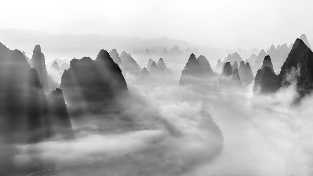 Yangshuo morning fog von Hua Zhu