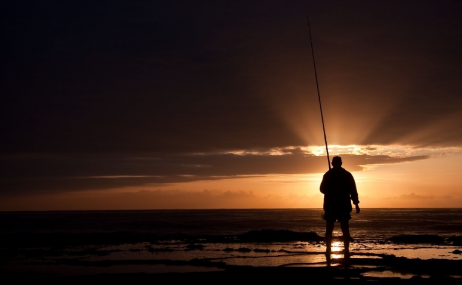 Early morning fisherman von Ian Damerell