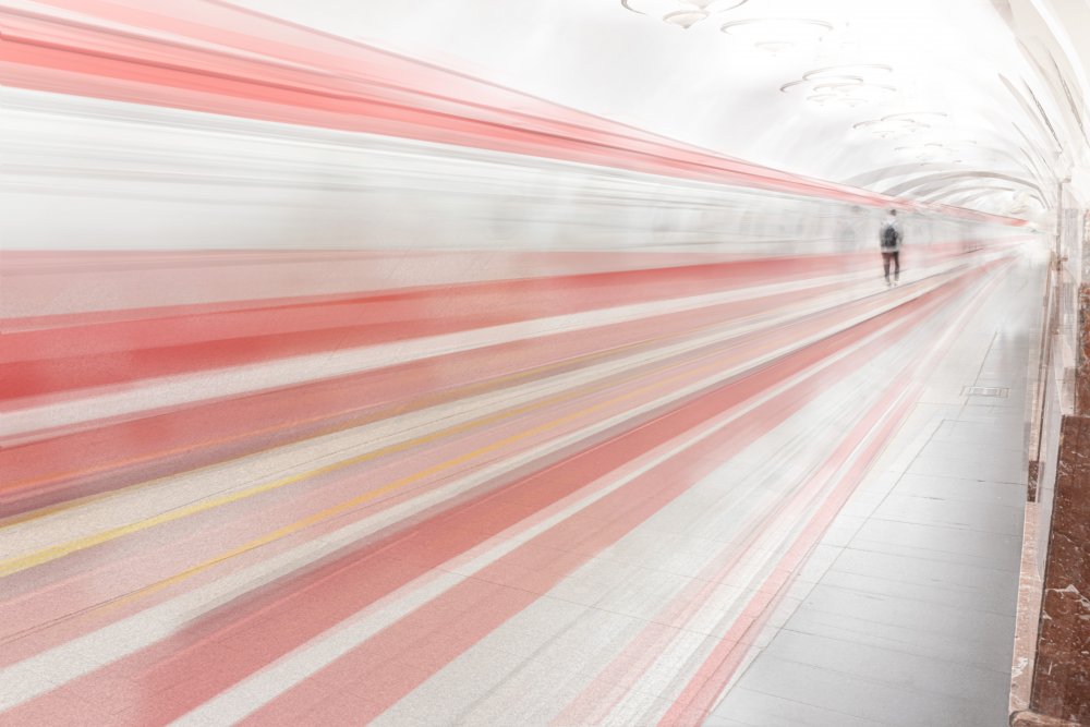 ...walking on red lines... von Igor Kopcev