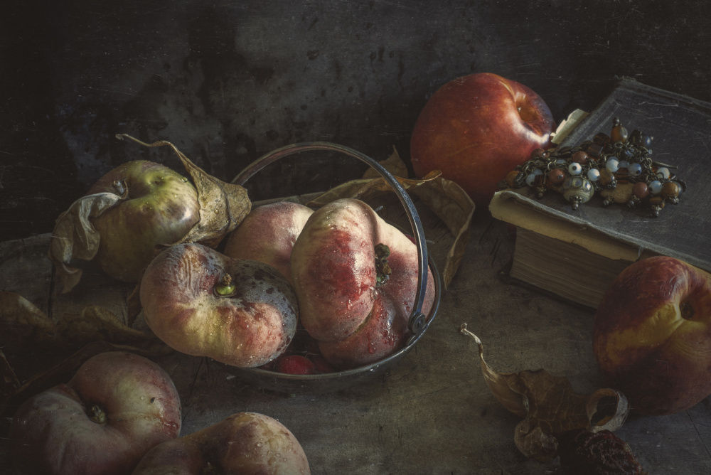 Still life with book and peaches von Igor Tokarev