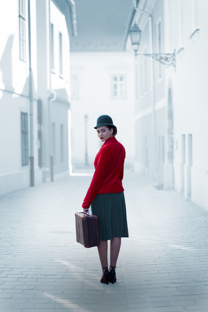 Looking Back von Ildiko Neer