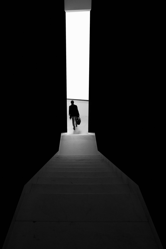 Down the stairs von Inge Schuster