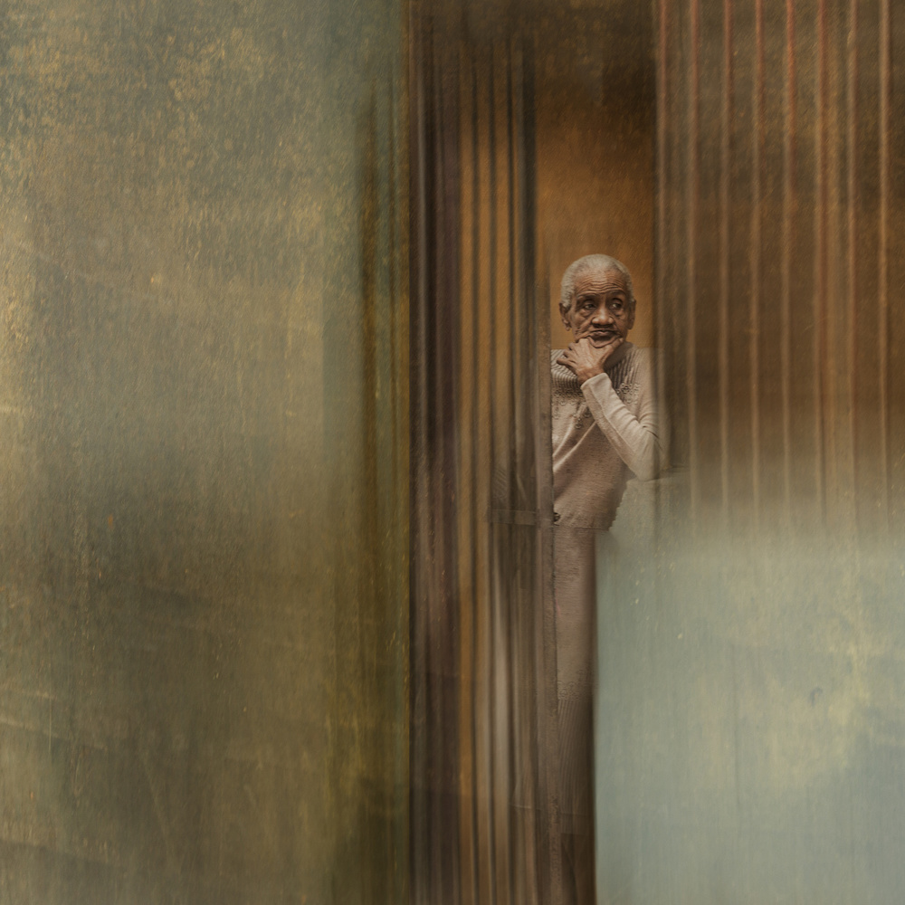 Woman in doorway von Inge Schuster