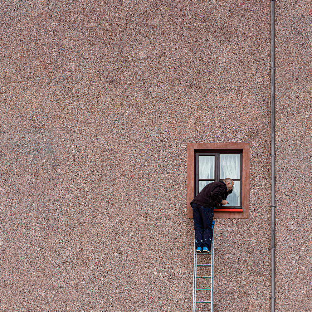 Man on a ladder von Inge Schuster