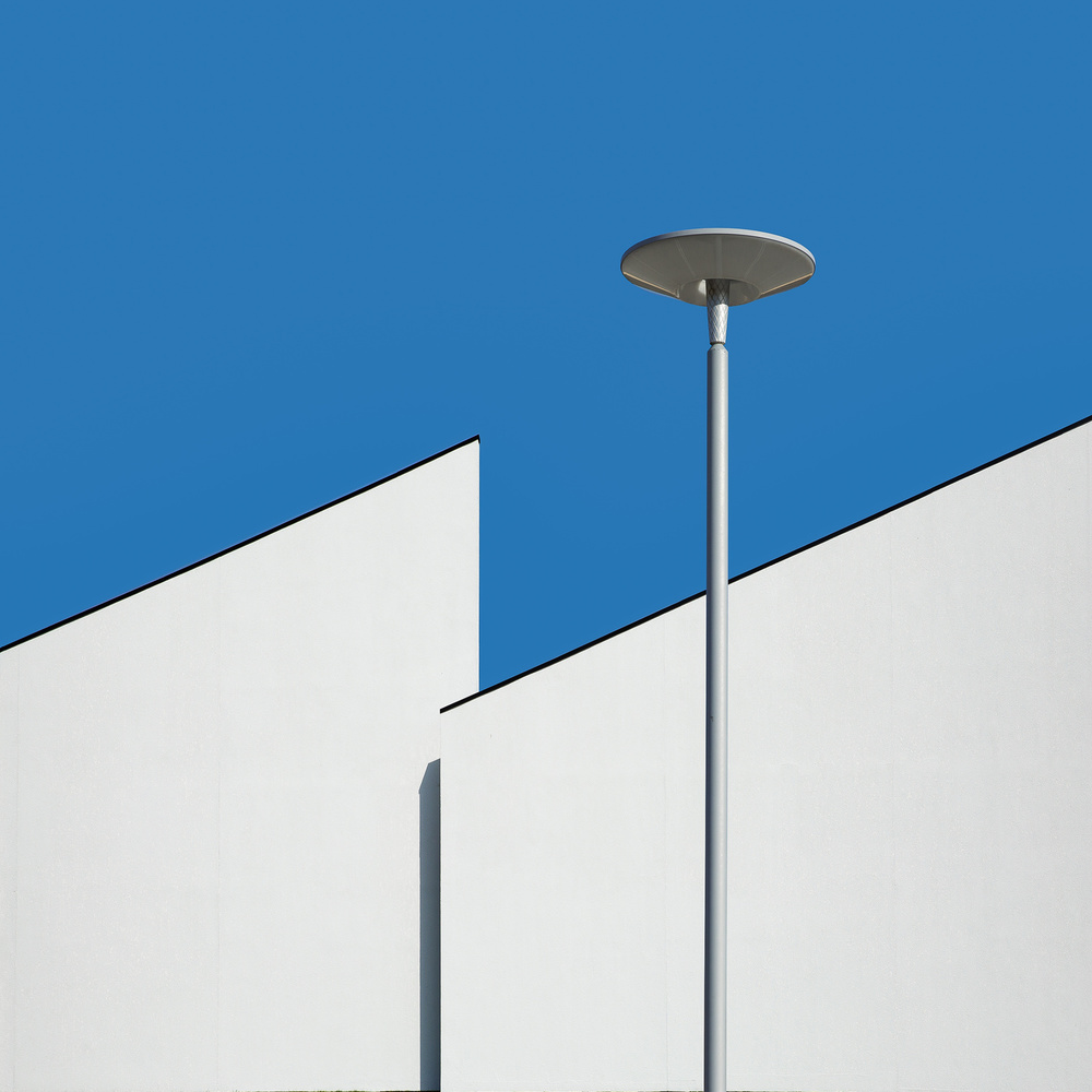 streetlamp and walls von Inge Schuster