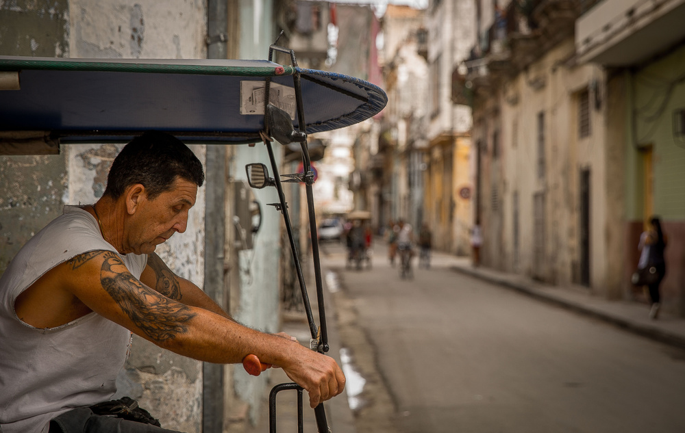 Waiting for customers von Inge Schuster