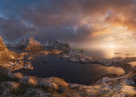 Sunrise over Reine