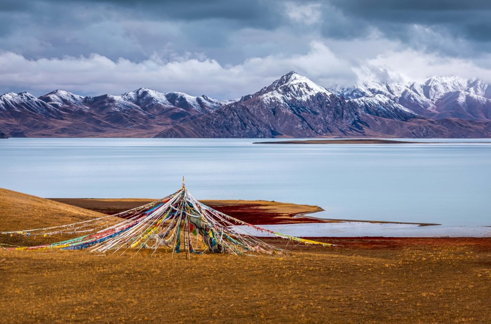 Distant Snowy Mountains von Irene Wu