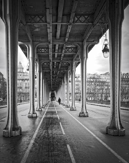 Bir Hakeim bridge