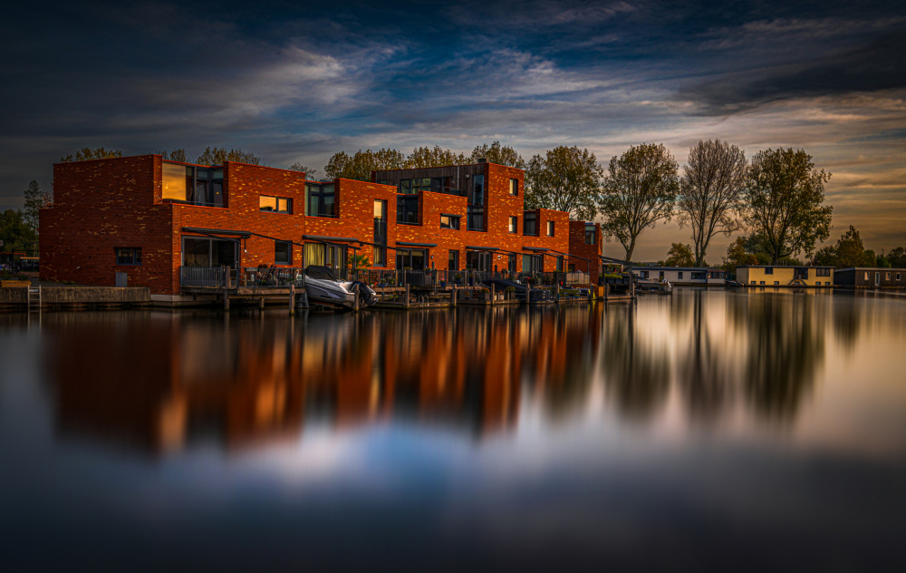 at the Netherlands von Isam Telhami