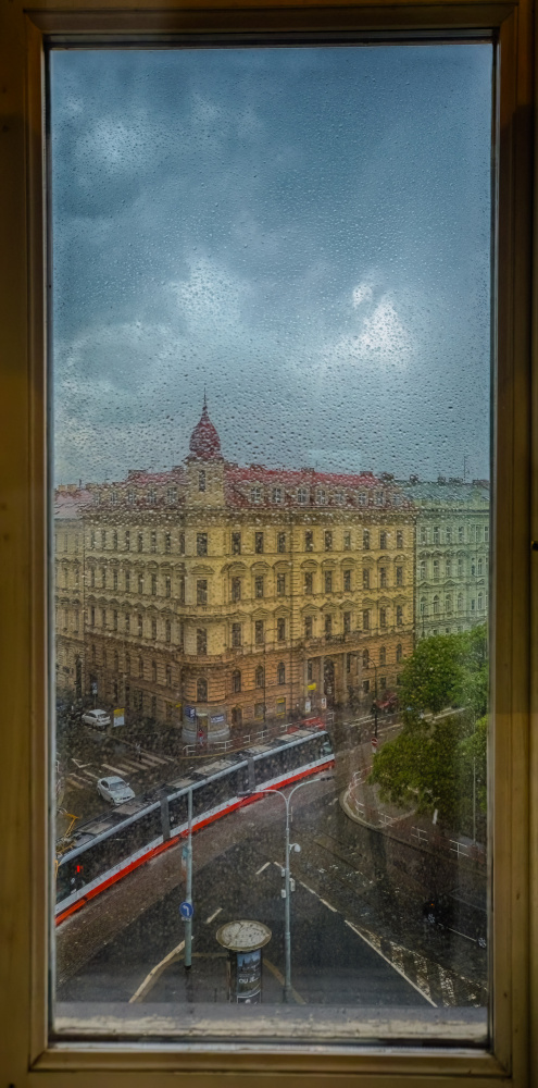 A window in Prague von Itzik Einhorn