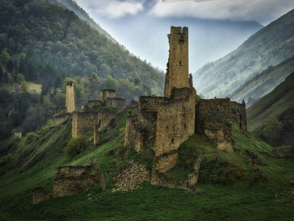 Tsori towers of Ingushetia #2 von Ivan A. Godovikov