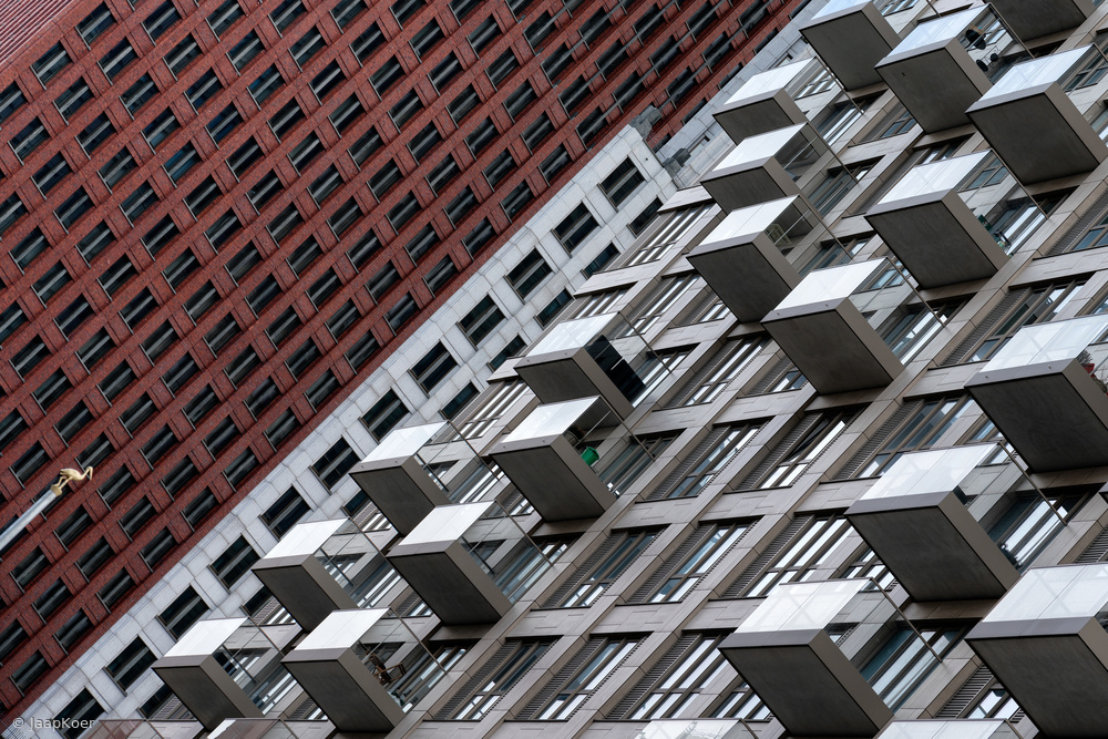 Red and white facade von Jaap Koer