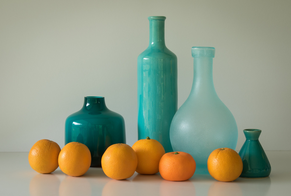 Blue with Oranges von Jacqueline Hammer