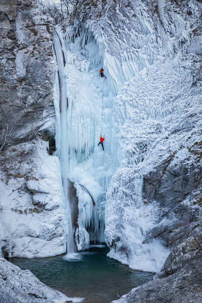 Frozen waterfall climbing von Jaka Ivancic