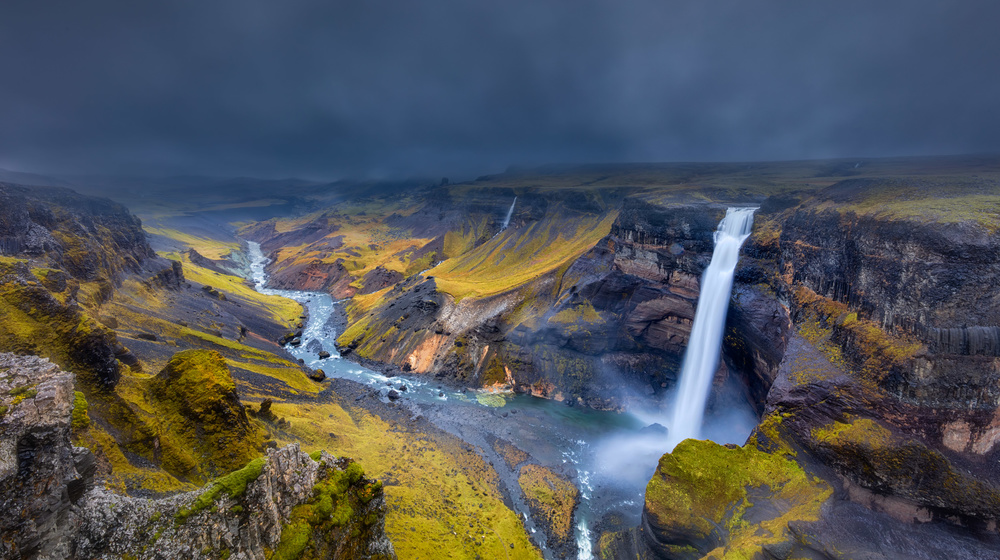 Iceland Waterfall von James Bian