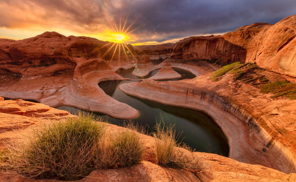 Sunrise at Reflection Canyon von James Bian