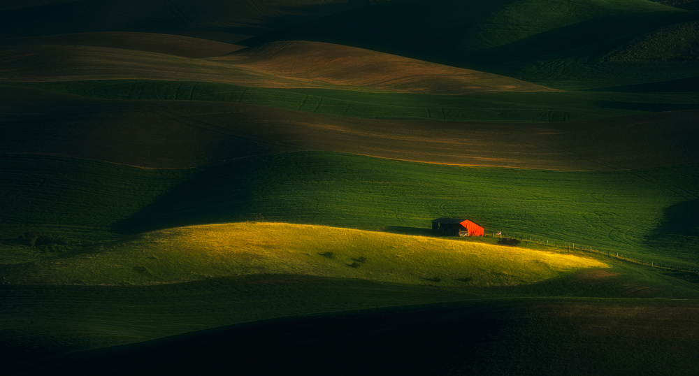 The Red Barn von James Lu