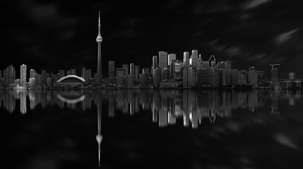 skyline, toronto von james mahfuz