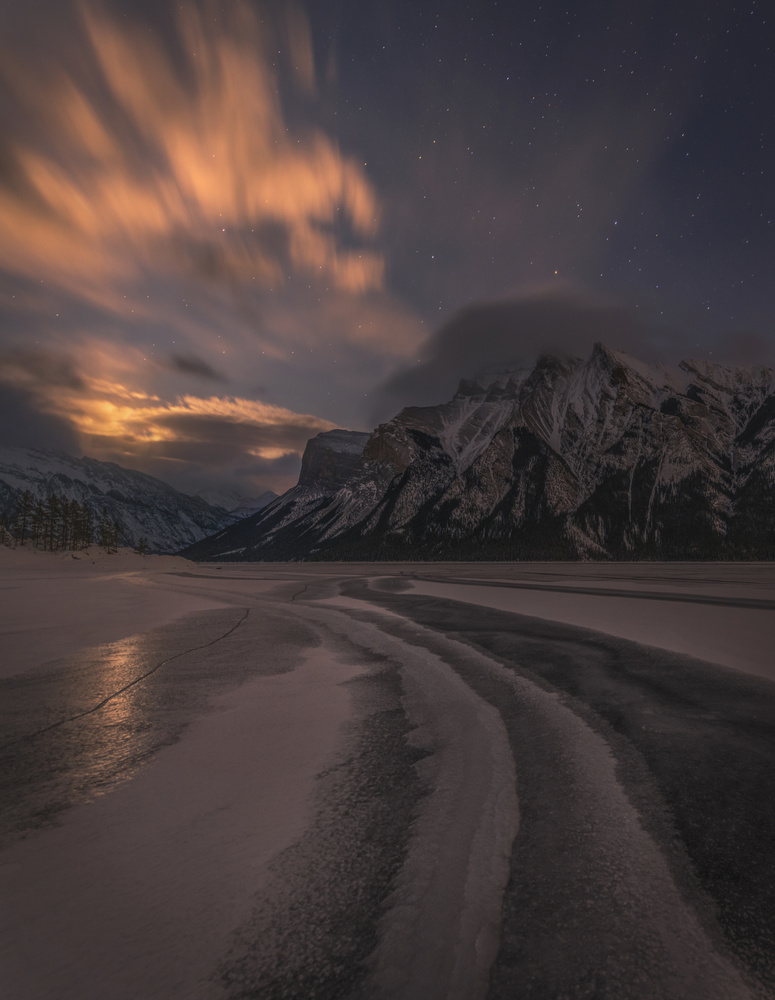 Frozen Lake at Night von James S. Chia