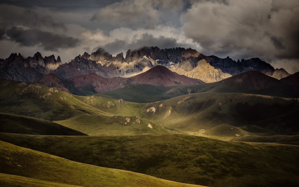 Bayan Har Mountains Sunset von James Zhen Yu