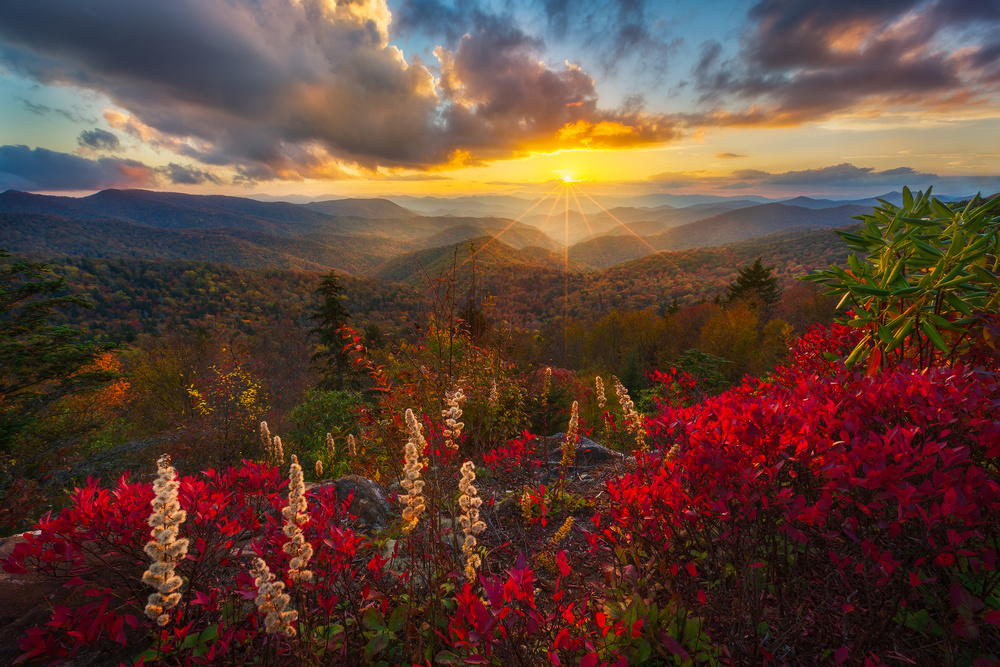 Golden Glow over The Blue Ridge von J&ampampampW Photography