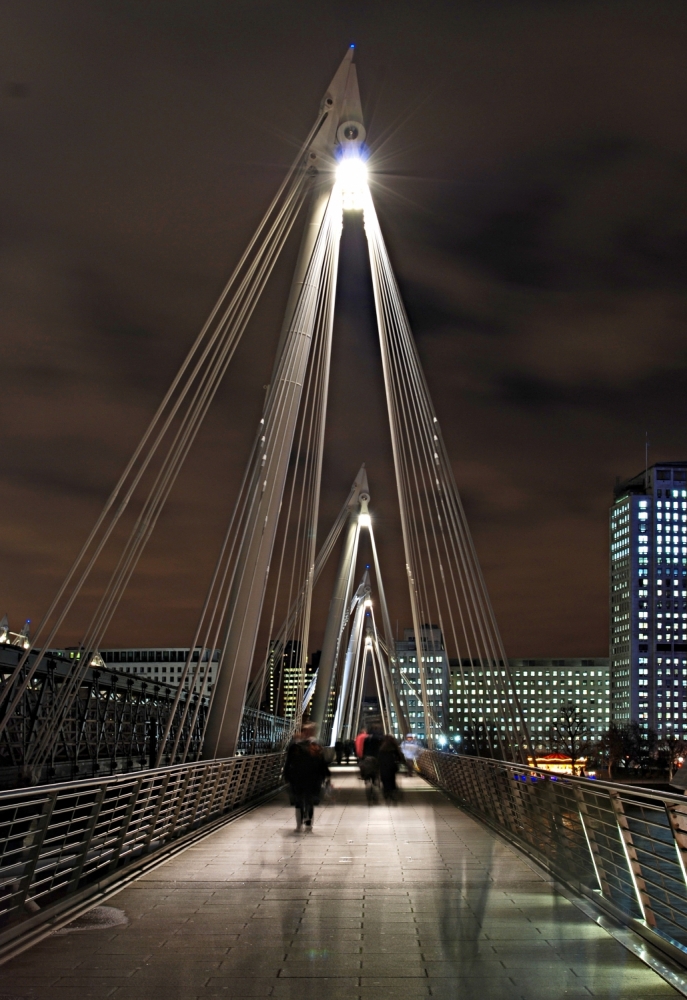 Golden Jubilee Bridge by Night von Jan Lykke