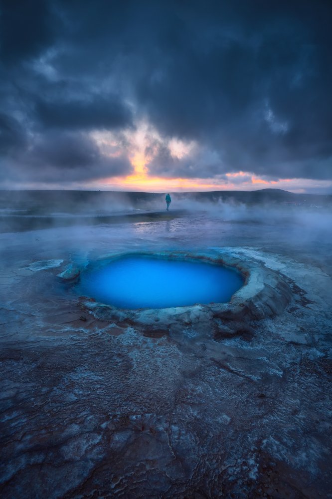 The Land of Thousand Hotsprings von Javier de la Torre