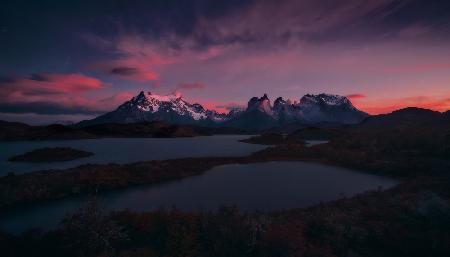 Sunrising Torres del Paine