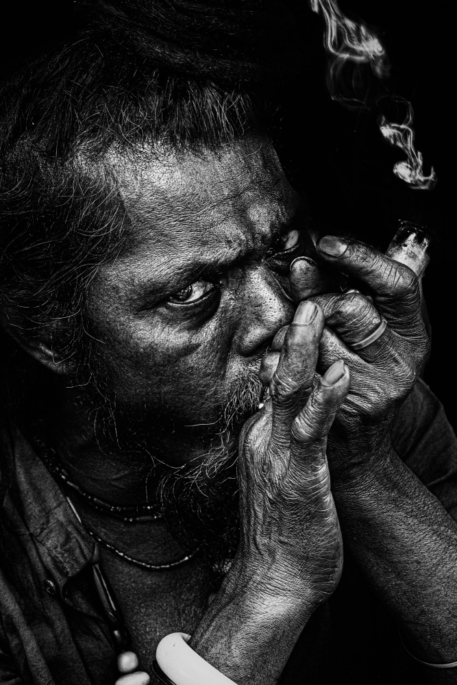 SMOKING von JAYATU CHANDRA DAS