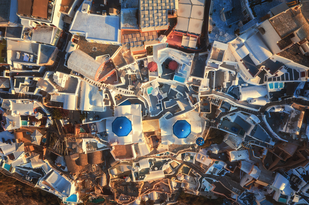 Santorini - Oia Aerial von Jean Claude Castor