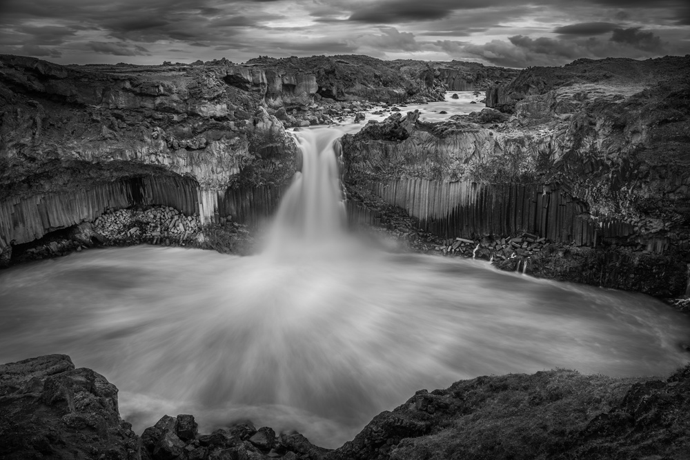 Icelandic shadow play von Jeffrey C. Sink