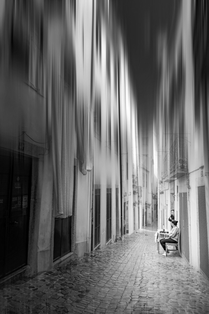 a quiet moment in the old town von Jennifer Chen