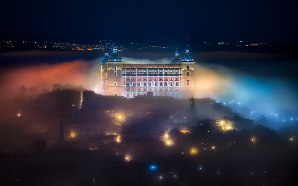 Mystic Foggy Night in Toledo City von Jesus M. Garcia