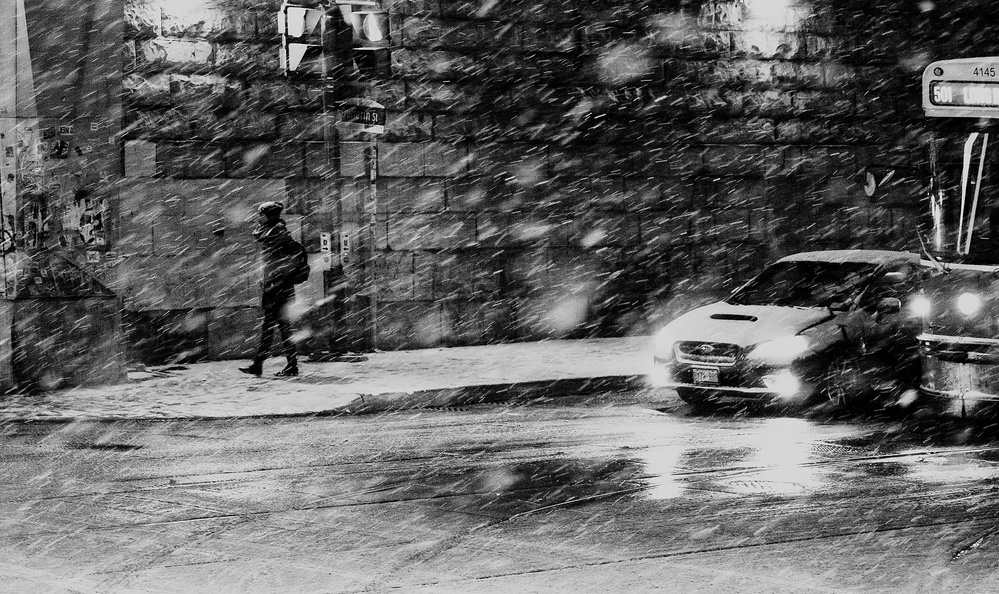 Snowing street von Jian Wang