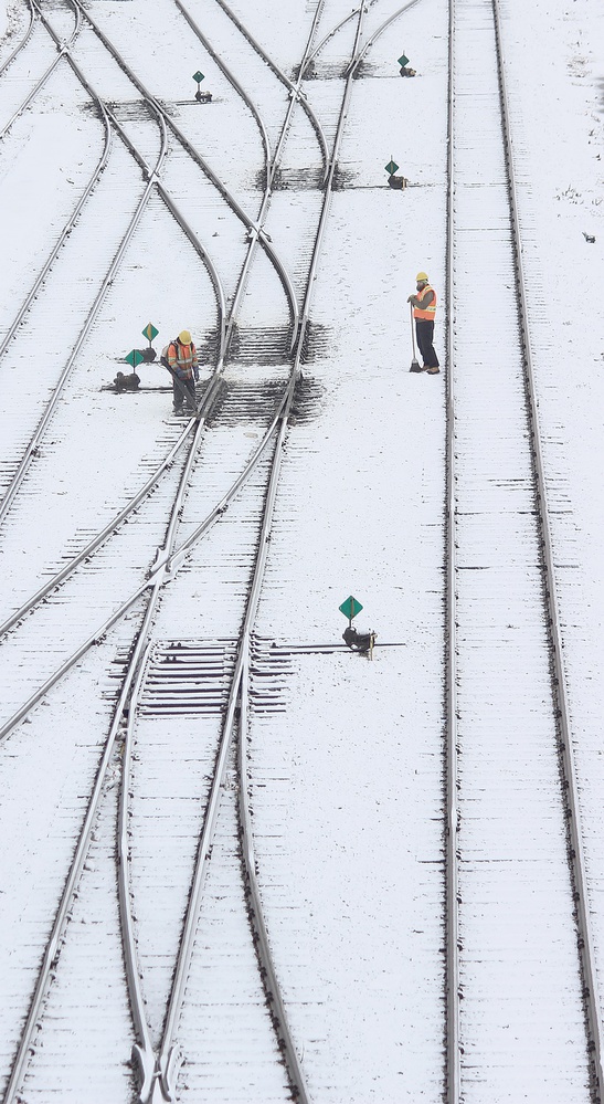 Railroad switch workers von Jian Wang