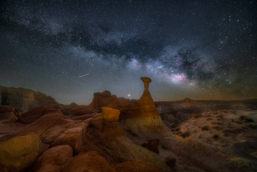 Milky Way Over Toadstool Hoodoos von Jianping Yang