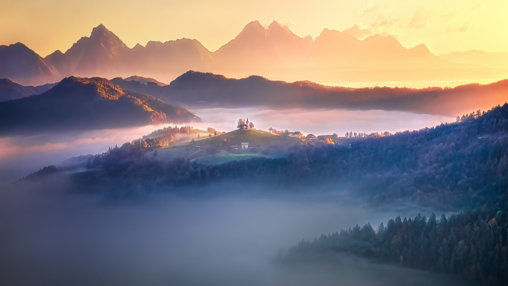 Misty Morning at Saint Thomas von Jianping Yang