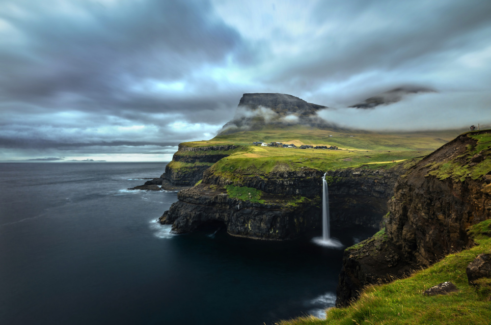 Múlafossur waterfall von Jie Jin