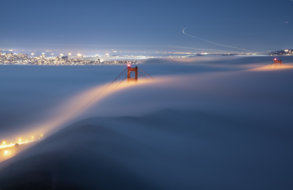 The magic Blanket over Golden Gate Bridge von Jinghua Li