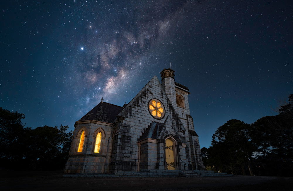 The Night in the Church von Jingshu Zhu