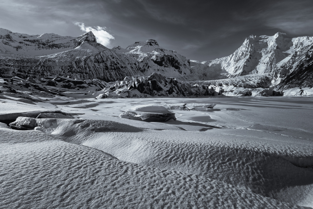 Paterns in the glacier 7S1645BN von joanaduenas