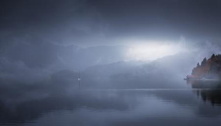 Foggy morning in Walchensee 7R20727