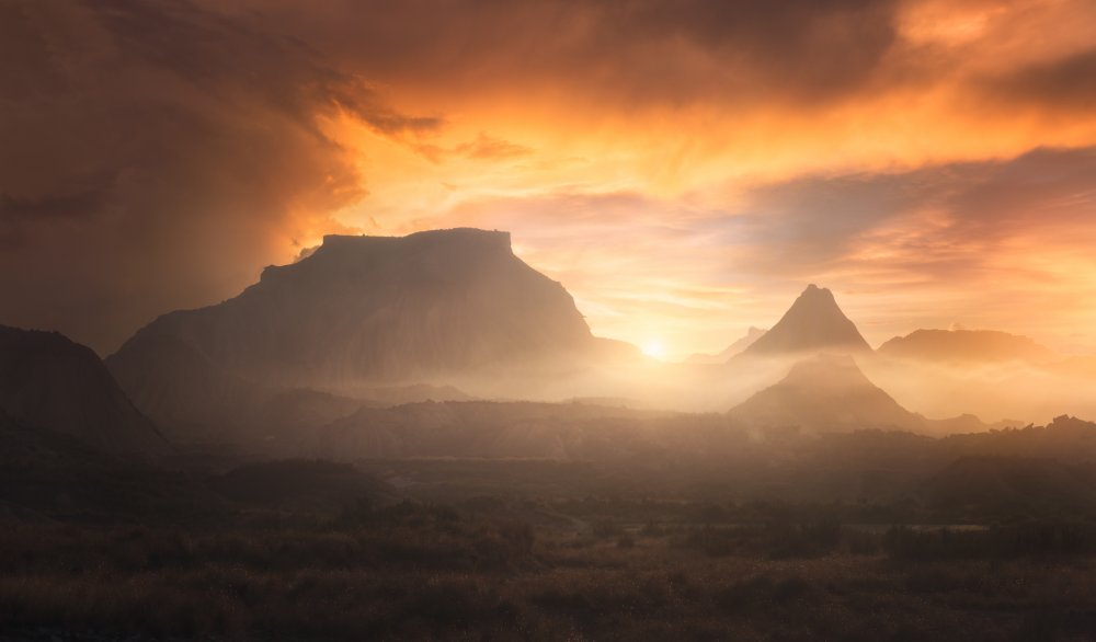 Foggy sunrise in Bardenas Reales 7R21610 von joanaduenas